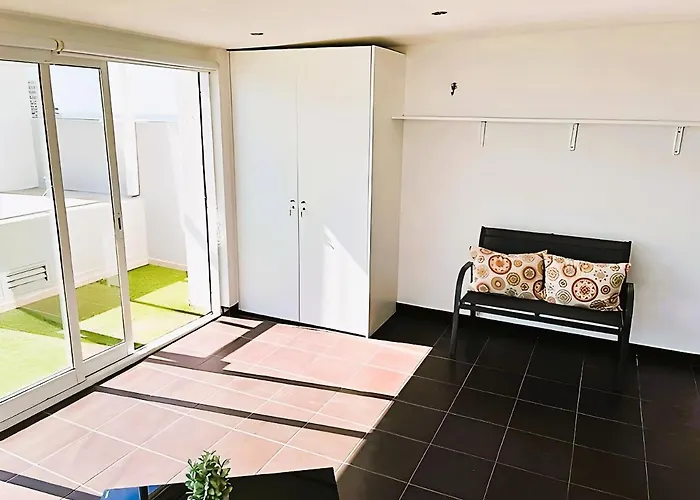 アパート Flat 3 Bedrooms *