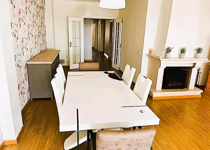 Flat 3 Bedrooms アパート *