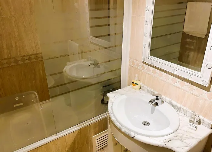 Flat 3 Bedrooms アパート *