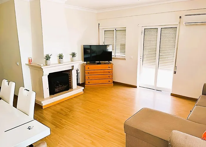 Flat 3 Bedrooms アパート *