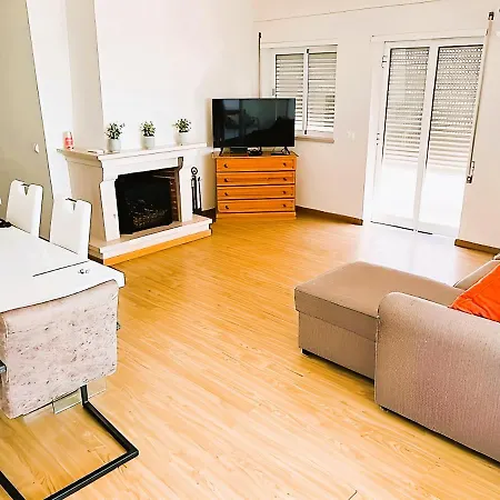 Flat 3 Bedrooms *